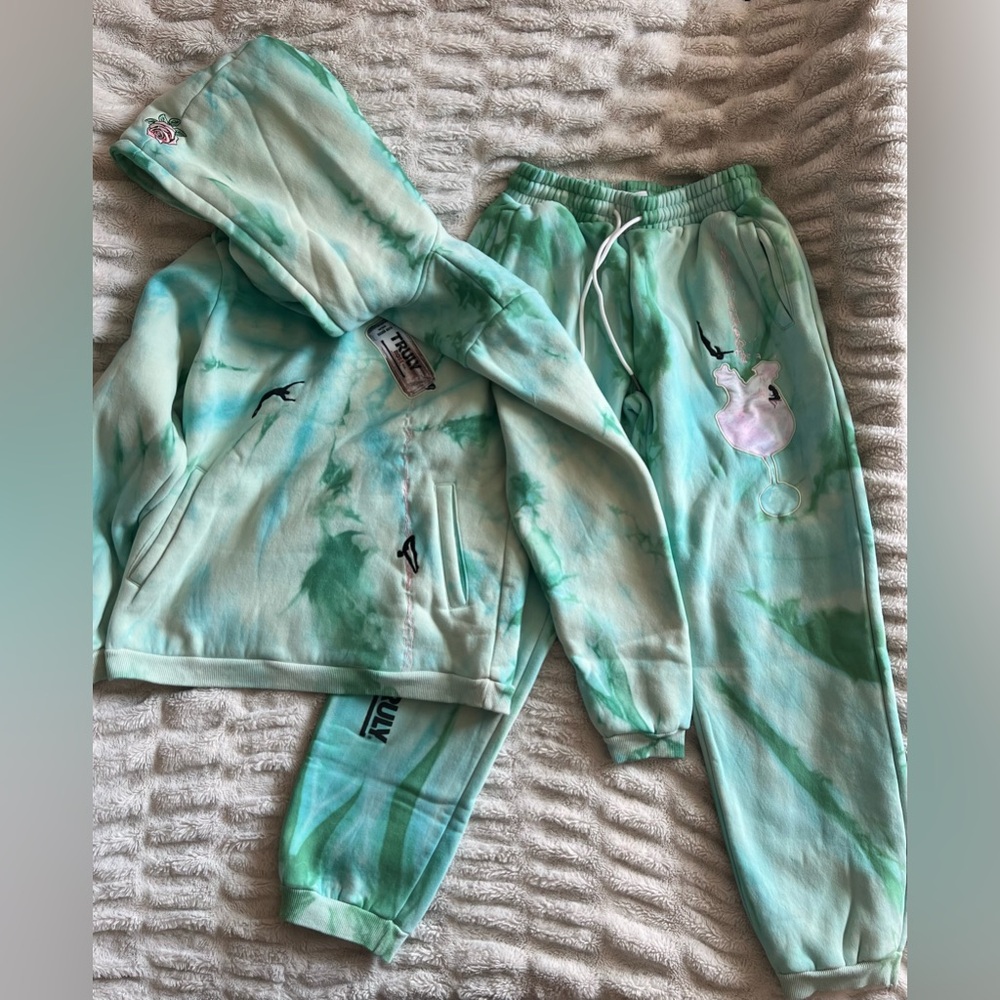 New Seafoam green Small women’s Truly hoodie and joggers set. By Mr Eatwell